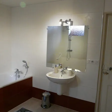 La Promenade En Champagne *